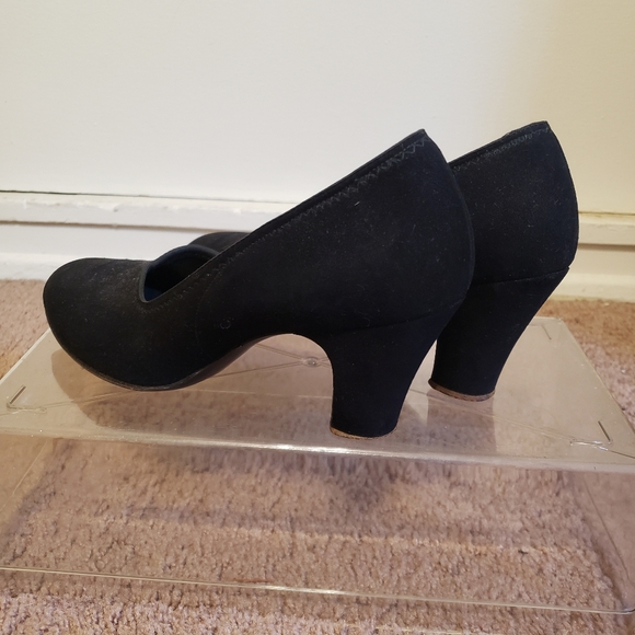 Vintage 1940s-1950s Black Suede Heels 6 - Picture 2 of 8